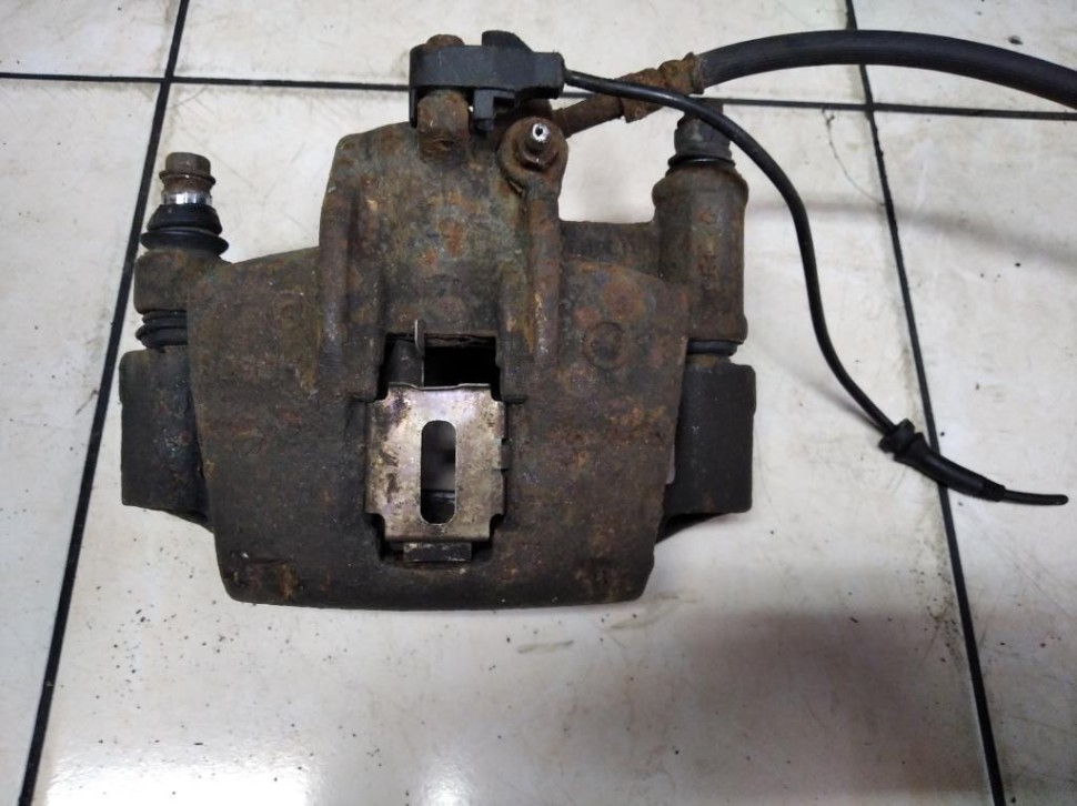 Суппорт передний левый MERCEDES-BENZ Vito W638 (1996 - 2003) фото 1 — Разборка Мерседес