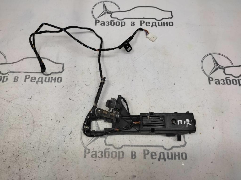 Ответная часть замка двери MERCEDES-BENZ S-класс W220 (1998 - 2005) фото 1 &mdash; Разборка Мерседес