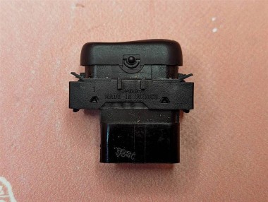 Кнопка обогрева сидений MERCEDES-BENZ M-класс W163 (1997 - 2001) — Разборка Мерседес
