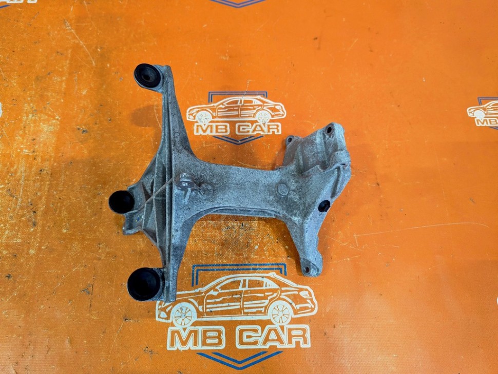 Кронштейн интеркуллера MERCEDES-BENZ E-класс W213/S213/C238/A238 (2016 - 2021) фото 1 — Разборка Мерседес