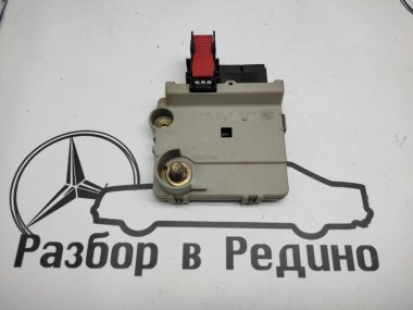 Блок предохранителей MERCEDES-BENZ S-класс W220 рестайлинг (2002 - 2005) — Разборка Мерседес