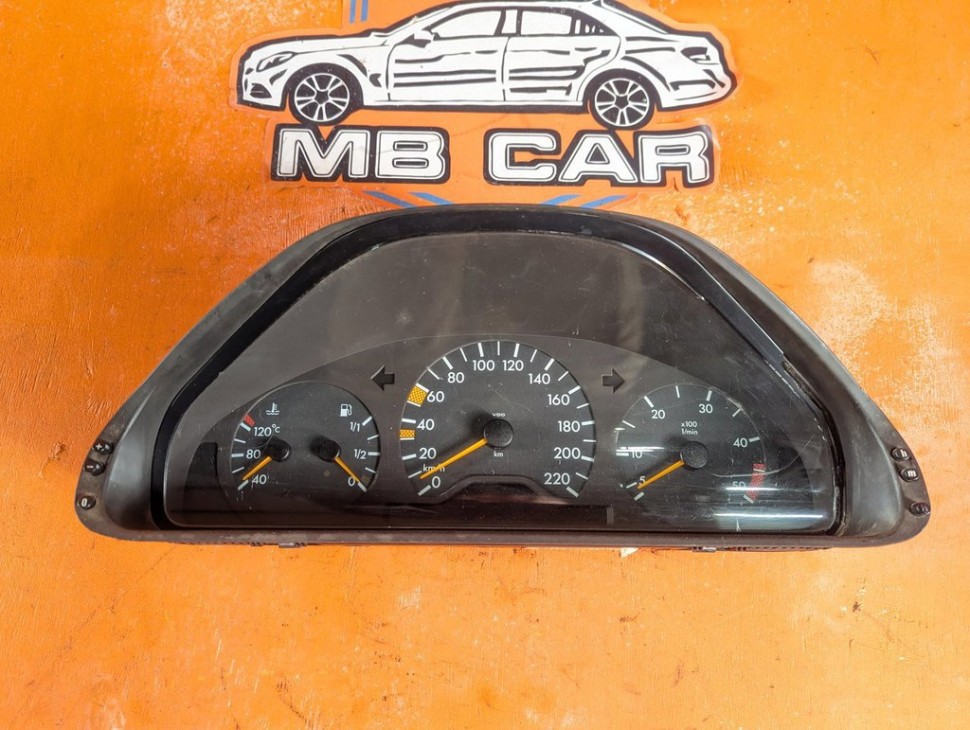Щиток приборов MERCEDES-BENZ E-класс W210/S210 (1995 - 1999) фото 1 &mdash; Разборка Мерседес