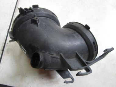 Патрубок воздушный MERCEDES-BENZ R-класс W251 (2005 - 2007) — Разборка Мерседес