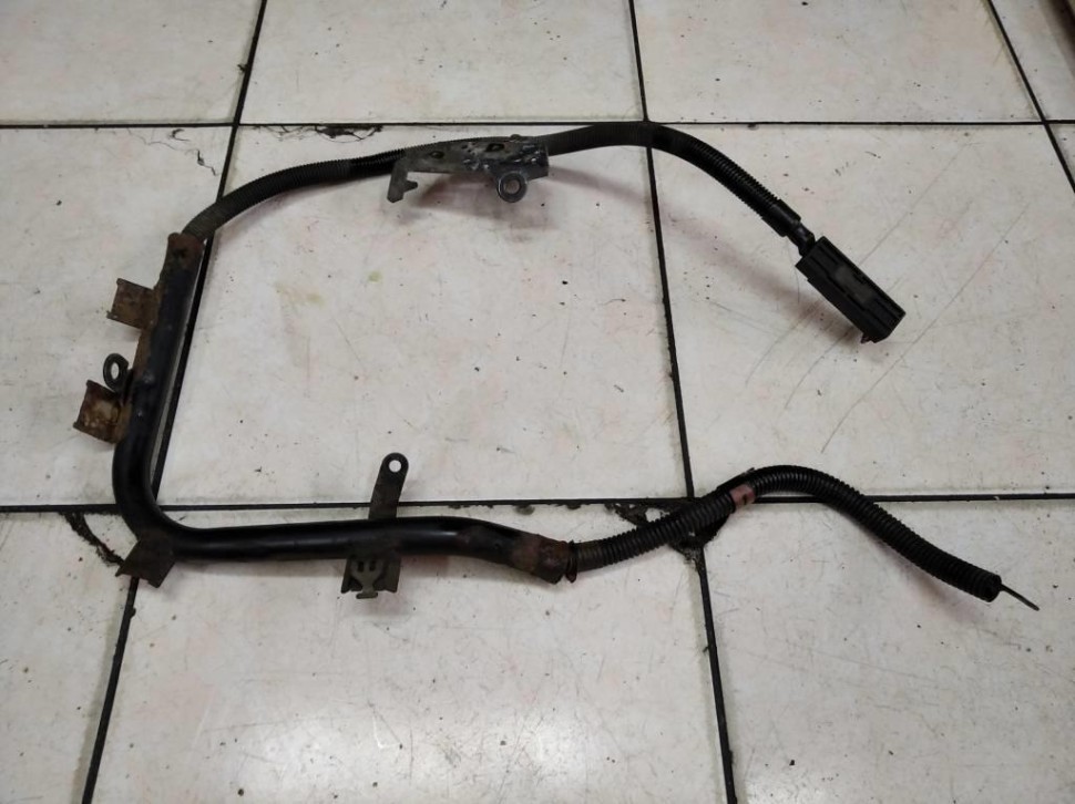 Провод генератора MERCEDES-BENZ C-класс W203/S203/CL203 (2000 - 2004) фото 1 — Разборка Мерседес