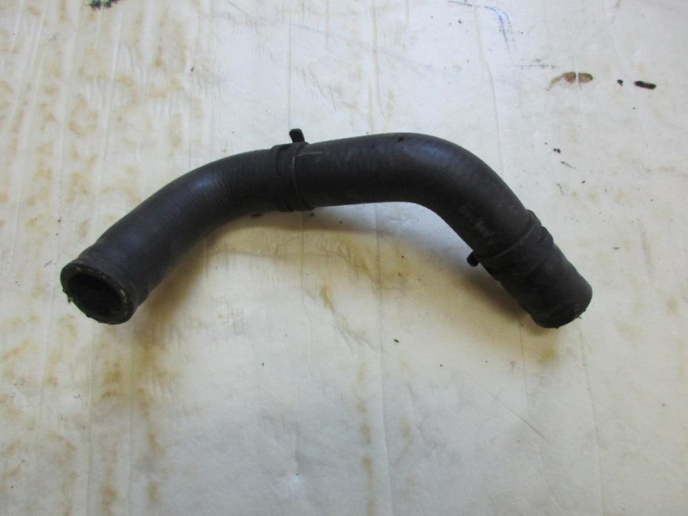 Патрубок ОЖ MERCEDES-BENZ C-класс W205/S205/C205/A205 (2014 - 2018) фото 1 — Разборка Мерседес