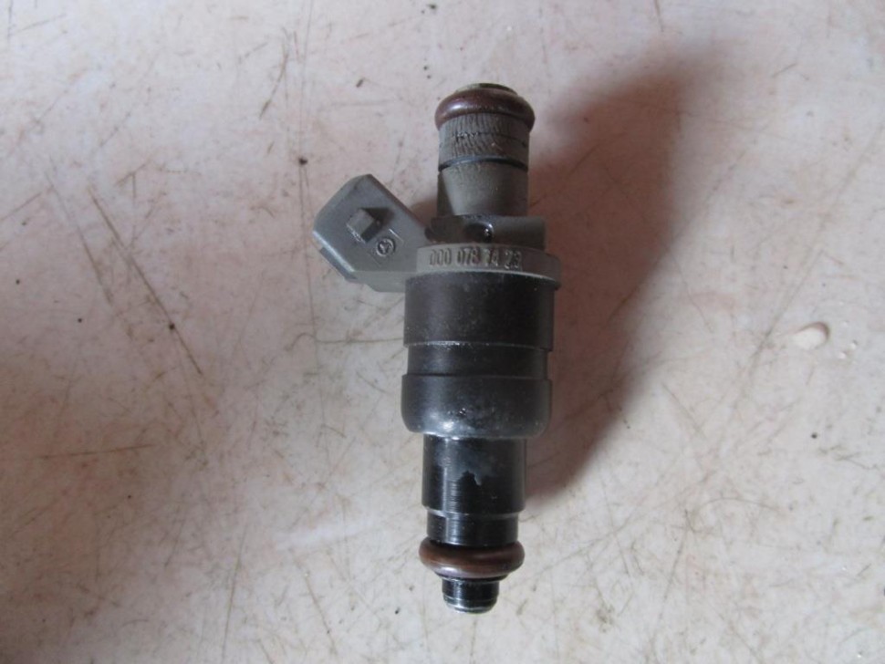 Форсунка БЕНЗИН MERCEDES-BENZ W124 W124/S124/C124/A124 (1984 - 1993) фото 1 — Разборка Мерседес