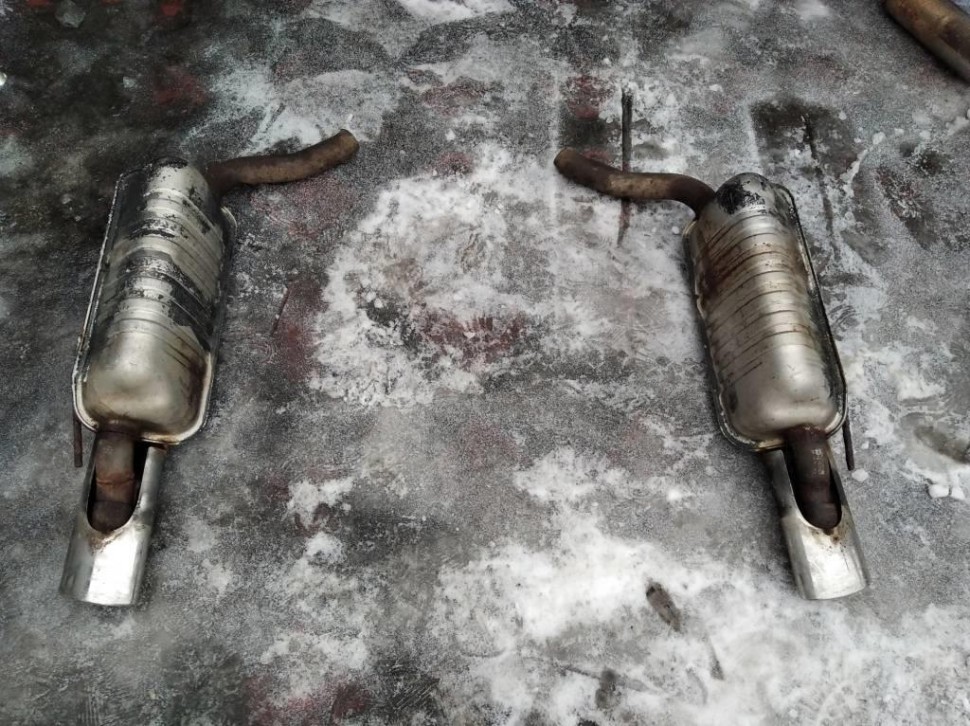 Глушитель MERCEDES-BENZ S-класс W220 (1998 - 2005) фото 1 — Разборка Мерседес