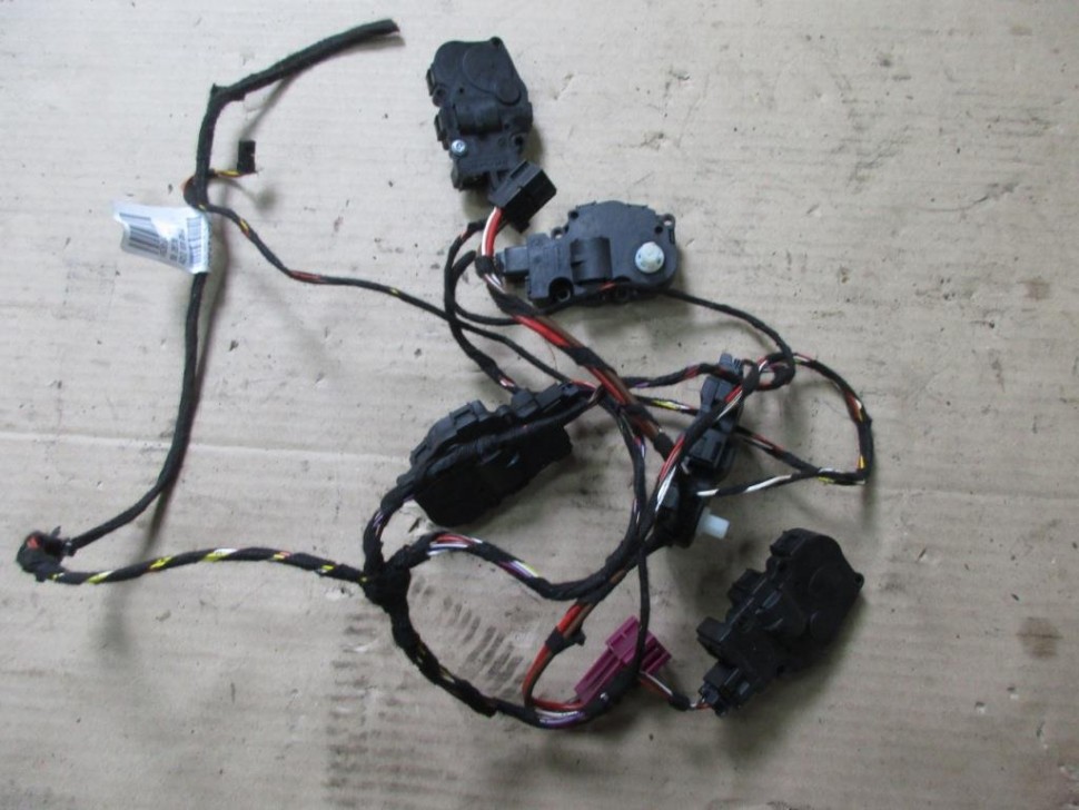 Сервоприводы печки MERCEDES-BENZ E-класс W212/S212/C207/A207 рестайлинг (2013 - 2016) фото 1 — Разборка Мерседес