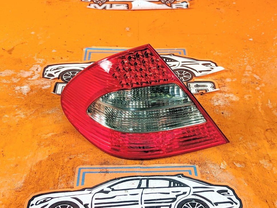 Фонарь задний левый MERCEDES-BENZ E-класс W211/S211 рестайлинг (2006 - 2009) фото 1 &mdash; Разборка Мерседес