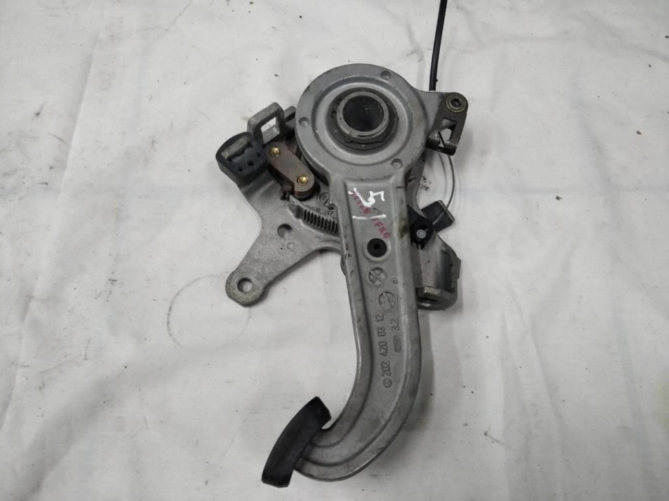 Педаль ручника MERCEDES-BENZ M-класс W163 (1997 - 2001) фото 1 — Разборка Мерседес