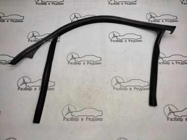 Уплотнитель стекла двери MERCEDES-BENZ M-класс W166 (2011 - 2015) — Разборка Мерседес