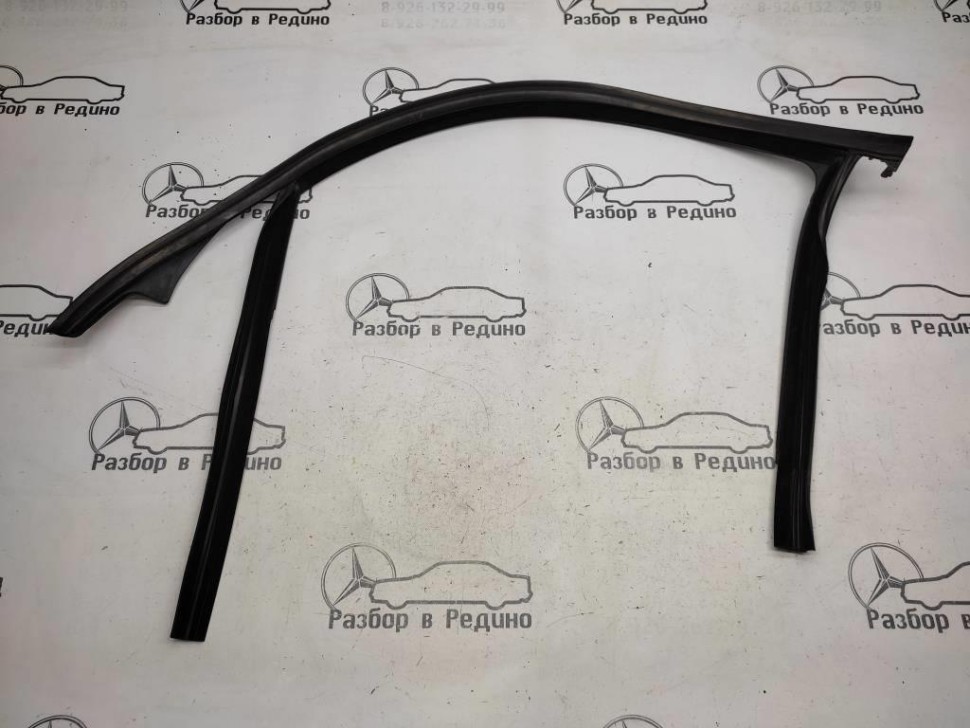 Уплотнитель стекла двери MERCEDES-BENZ M-класс W166 (2011 - 2015) фото 1 — Разборка Мерседес