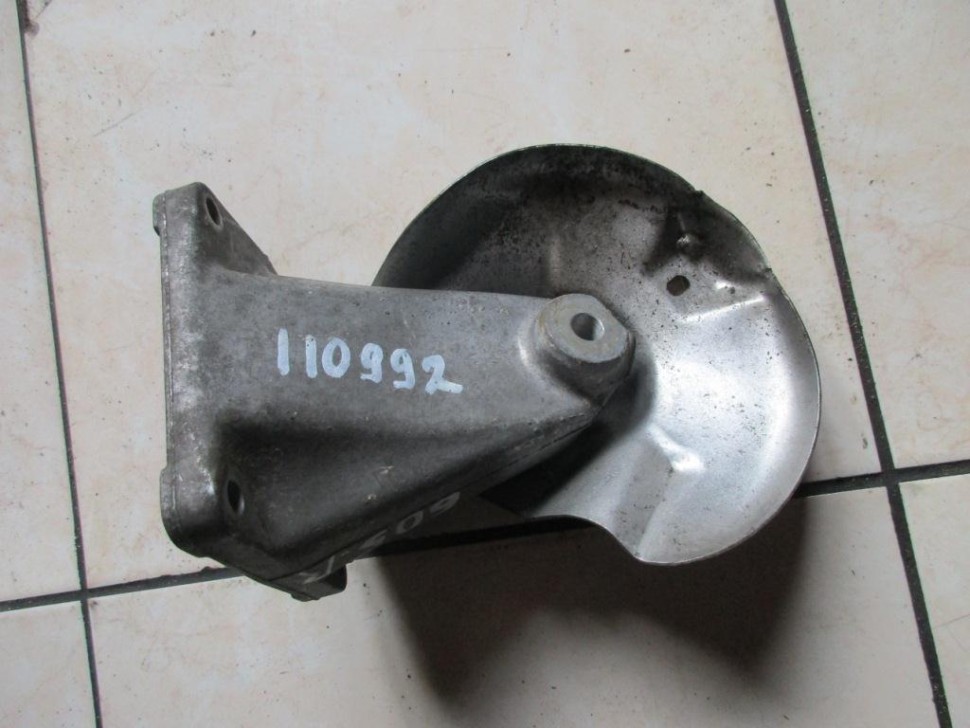 Лапа правая MERCEDES-BENZ C-класс W202/S202 (1993 - 1997) фото 1 — Разборка Мерседес