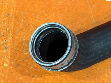 Патрубок интеркулера MERCEDES-BENZ E-класс W211/S211 (2002 - 2006) — Разборка Мерседес