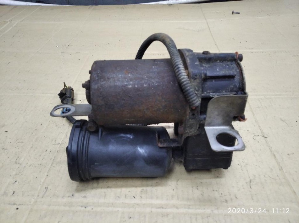 Компрессор пневмоподвески MERCEDES-BENZ Vito W638 (1996 - 2003) фото 1 — Разборка Мерседес