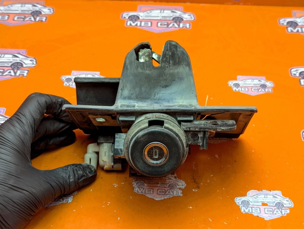 Замок багажника MERCEDES-BENZ E-класс W210/S210 (1995 - 1999) фото 1 &mdash; Разборка Мерседес