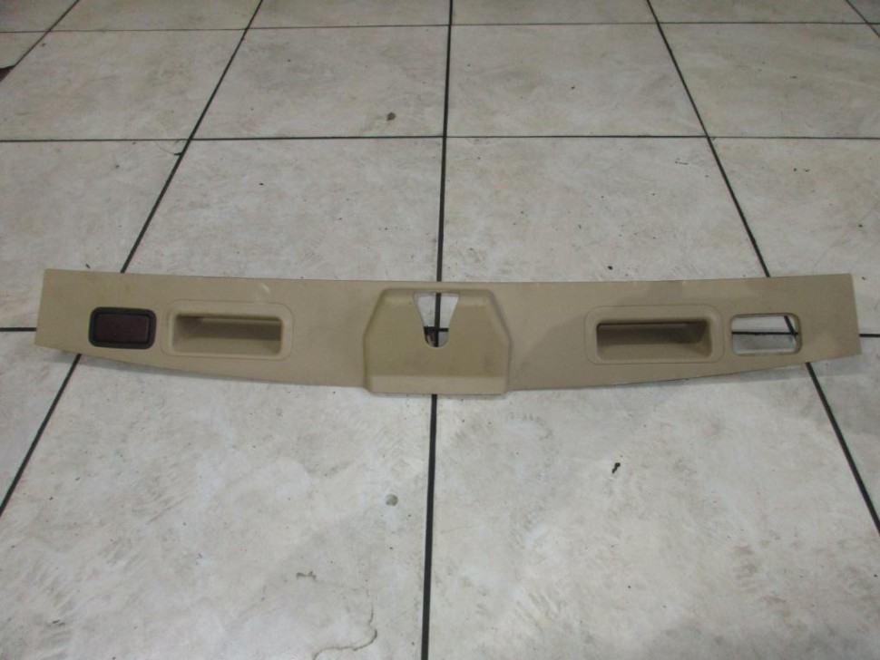 Накладка крышки багажника MERCEDES-BENZ M-класс W164 (2005 - 2008) фото 1 — Разборка Мерседес