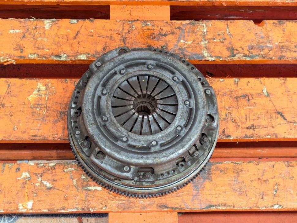 Маховик МКПП MERCEDES-BENZ Sprinter W906 (2006 - 2019) фото 1 &mdash; Разборка Мерседес