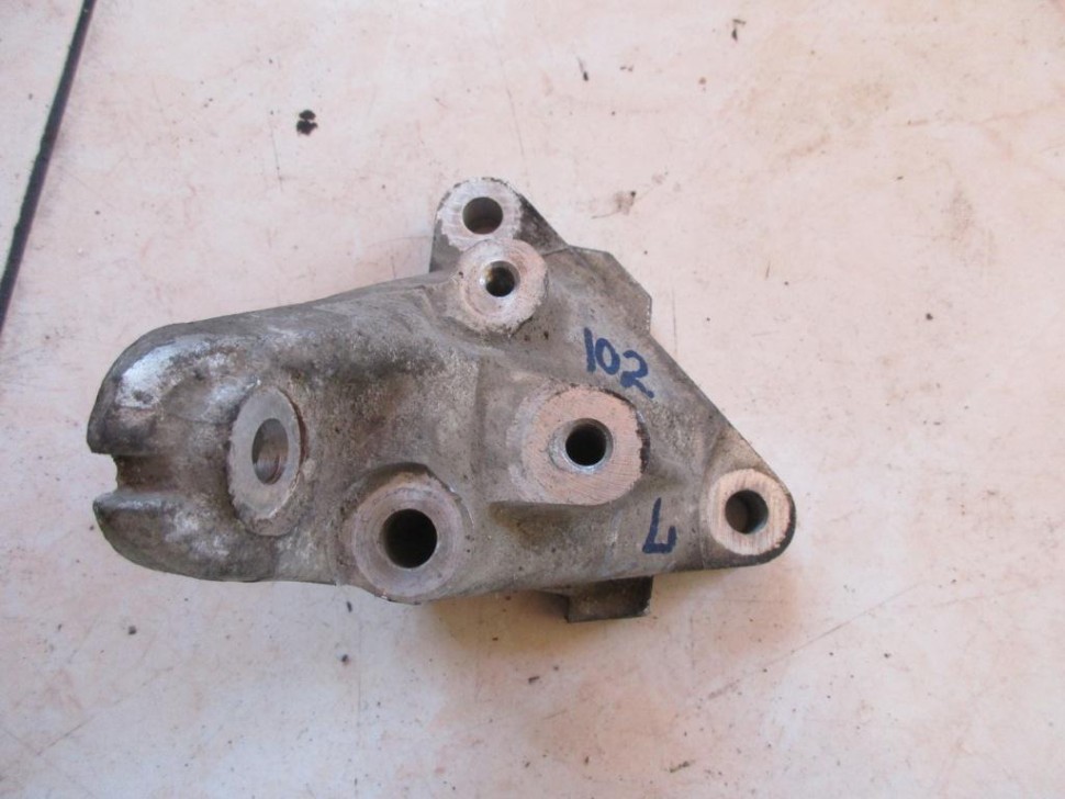 Лапа левая MERCEDES-BENZ W124 W124/S124/C124/A124 (1984 - 1993) фото 1 — Разборка Мерседес