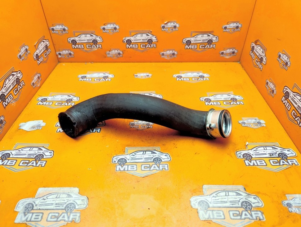 Патрубок радиатора MERCEDES-BENZ E-класс W211/S211 (2002 - 2006) фото 1 &mdash; Разборка Мерседес