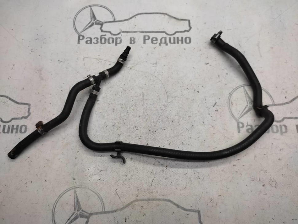 Трубка вентиляции расширительного бака MERCEDES-BENZ CLS-класс C219 (2004 - 2008) фото 1 — Разборка Мерседес