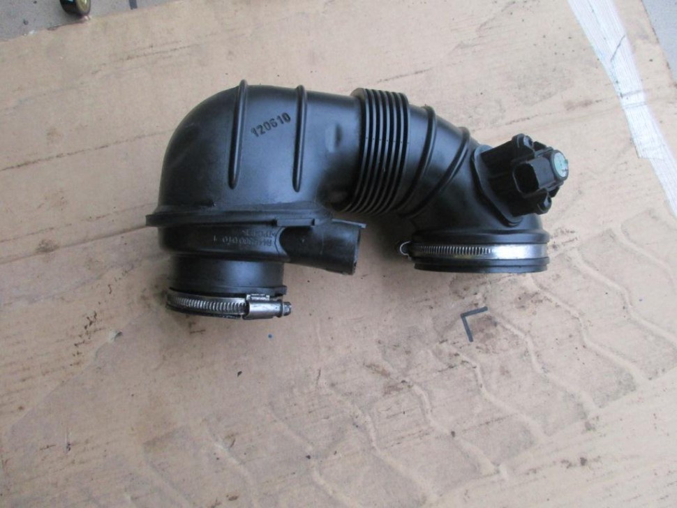 Патрубок воздушный MERCEDES-BENZ E-класс W212/S212/C207/A207 (2009 - 2013) фото 1 — Разборка Мерседес