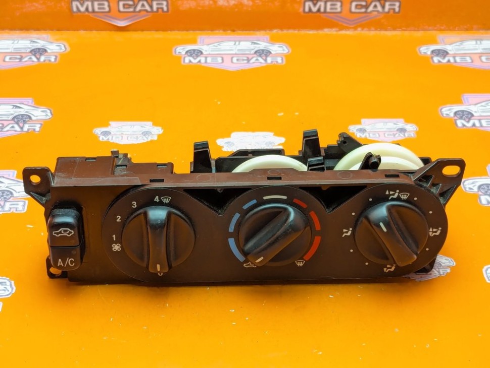 Панель управления климатом MERCEDES-BENZ M-класс W163 (1997 - 2001) фото 1 &mdash; Разборка Мерседес