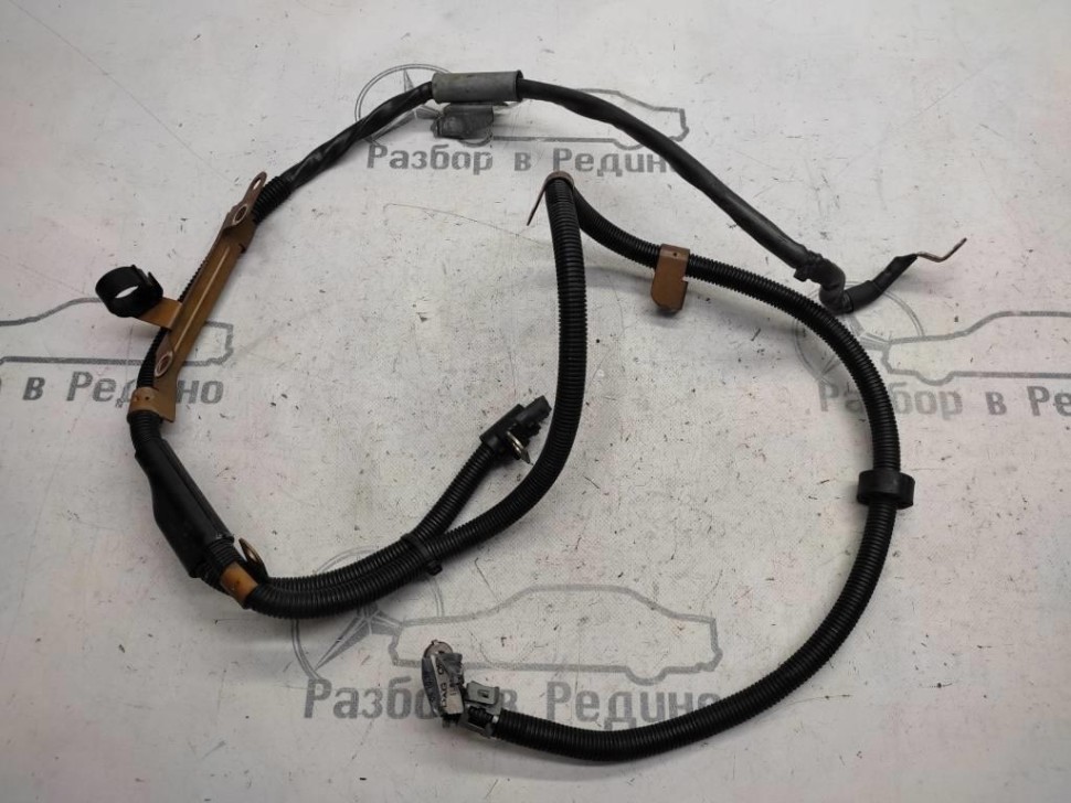 Провод стартера MERCEDES-BENZ C-класс W204/S204 (2006 - 2011) фото 1 — Разборка Мерседес