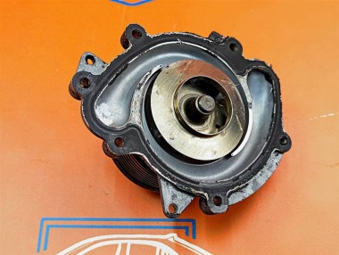 Помпа MERCEDES-BENZ M-класс W164 (2005 - 2008) — Разборка Мерседес