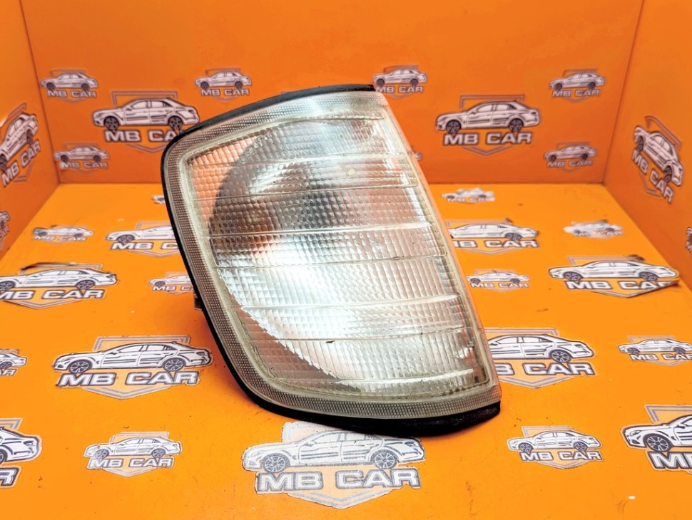 Поворотник правый MERCEDES-BENZ E-класс W124/S124/C124/A124 (1984 - 1997) фото 1 — Разборка Мерседес