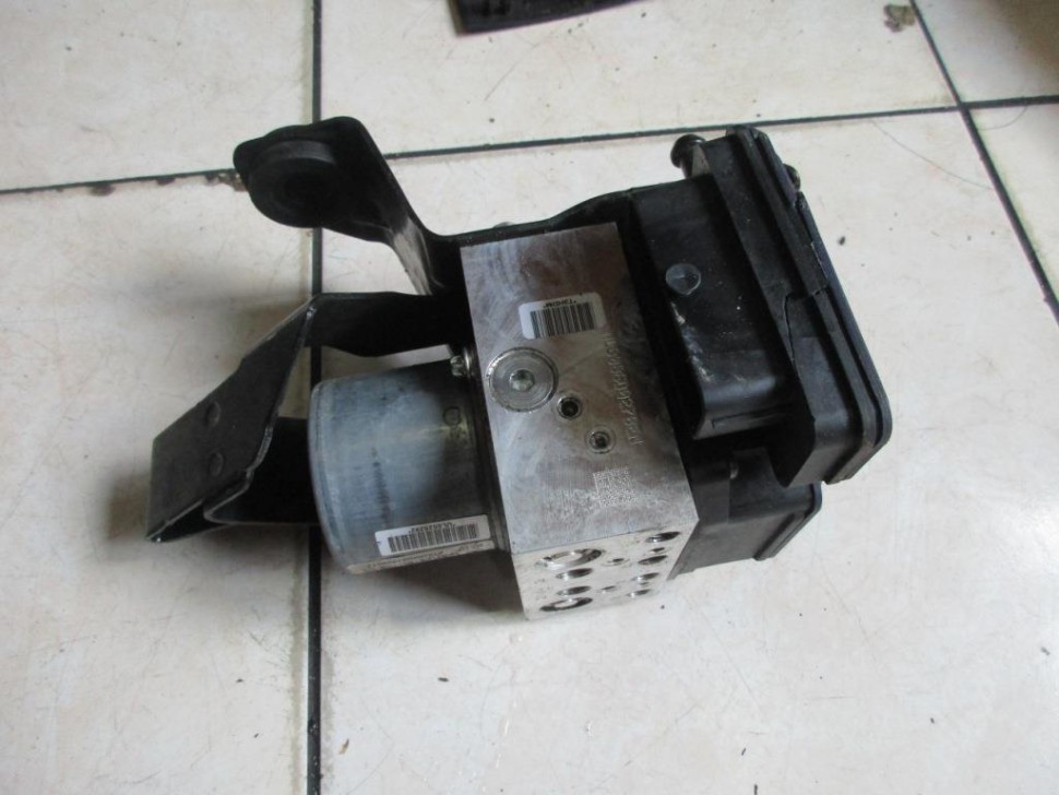 Блок ABS MERCEDES-BENZ GLE-класс W166 (2015 - 2018) фото 1 — Разборка Мерседес