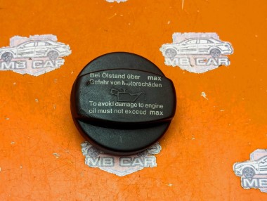 Крышка маслозаливной горловины MERCEDES-BENZ Vito W638 (1996 - 2003) — Разборка Мерседес
