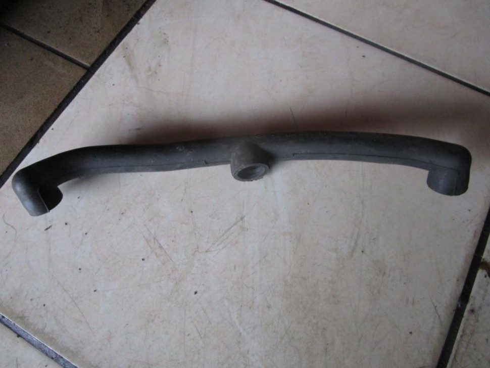 Трубка вентиляции картерных газов MERCEDES-BENZ E-класс W211/S211 (2002 - 2006) фото 1 — Разборка Мерседес