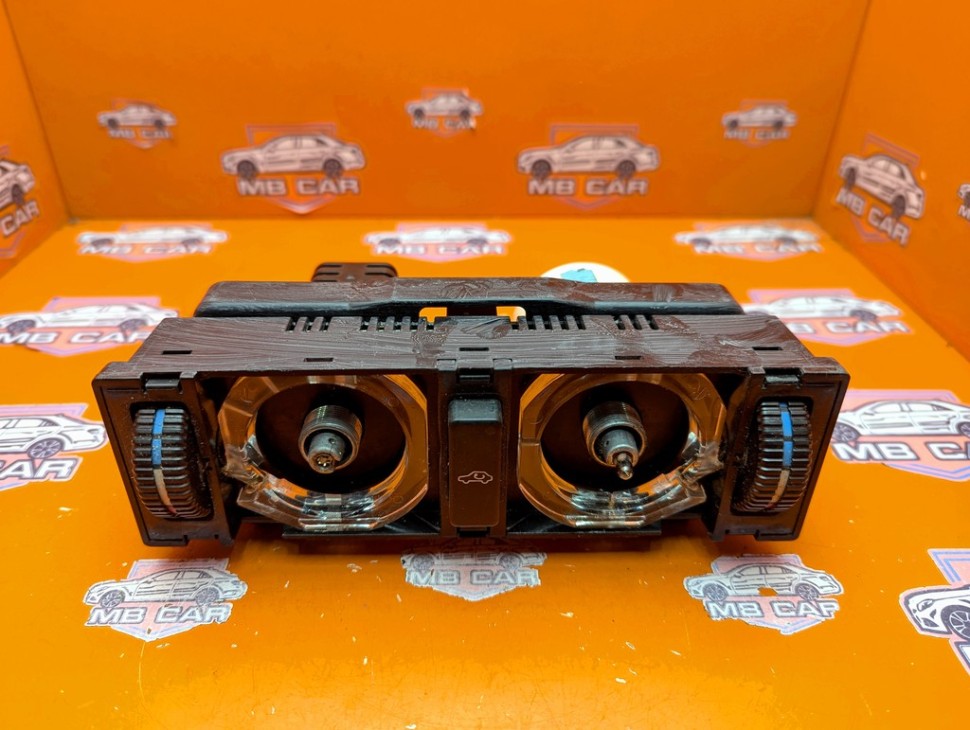 Панель управления климатом MERCEDES-BENZ S-класс W140 (1991 - 1998) фото 1 — Разборка Мерседес