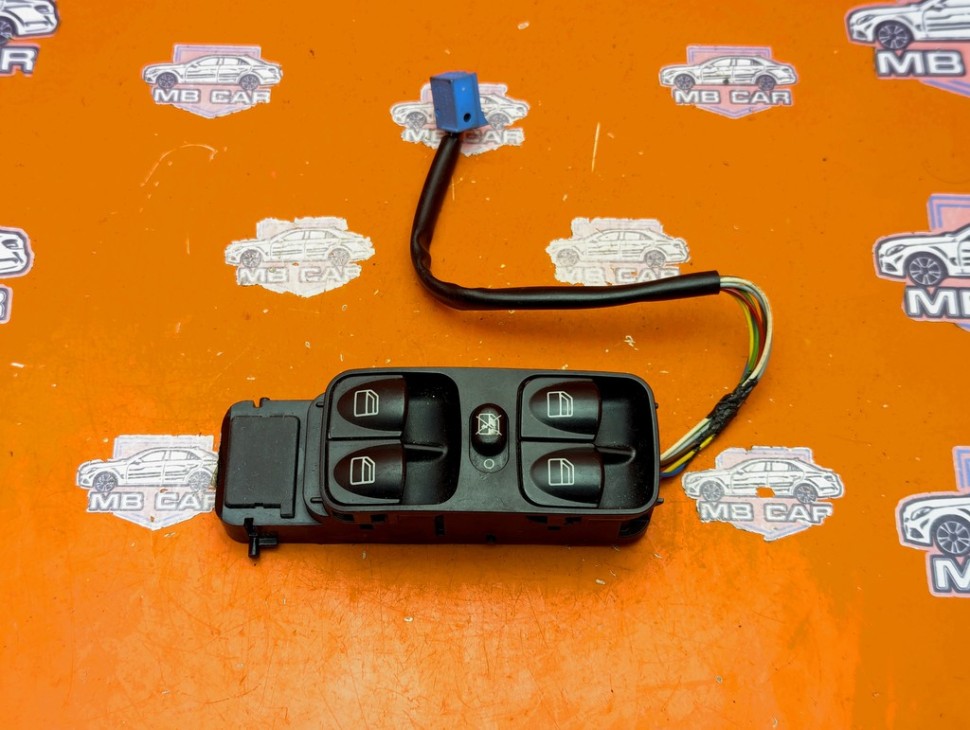 Блок кнопок стеклоподъемников MERCEDES-BENZ C-класс W203/S203/CL203 рестайлинг (2004 - 2008) фото 1 — Разборка Мерседес