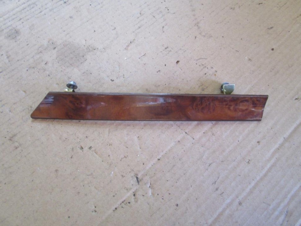 Молдинг торпеды MERCEDES-BENZ W124 W124/S124/C124/A124 (1984 - 1993) фото 1 — Разборка Мерседес