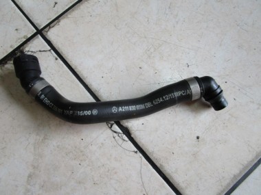 Патрубок ОЖ MERCEDES-BENZ E-класс W211/S211 (2002 - 2006) — Разборка Мерседес