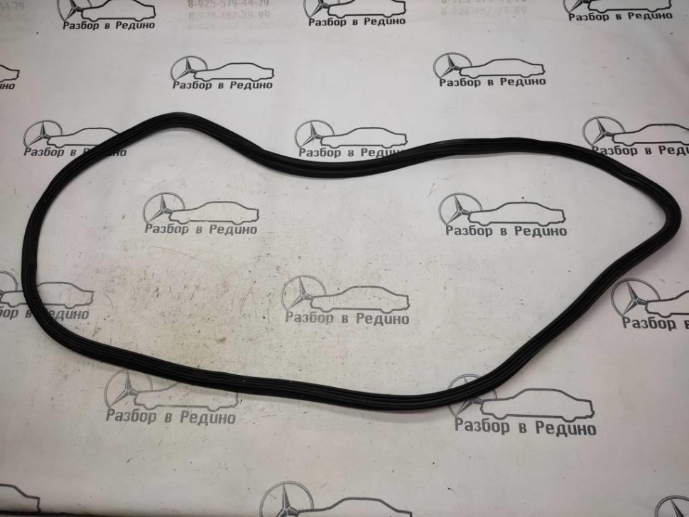 Уплотнитель крышки багажника MERCEDES-BENZ C-класс W205/S205/C205/A205 рестайлинг (2018 - 2023) фото 1 — Разборка Мерседес