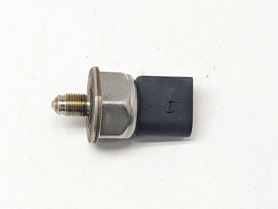 Датчик давления топлива MERCEDES-BENZ C-класс W204/S204 (2006 - 2011) фото 1 — Разборка Мерседес