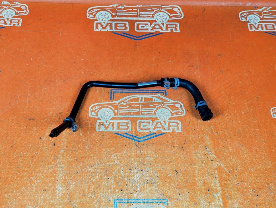 Трубка ОЖ MERCEDES-BENZ A-класс AMG W176 (2013 - 2015) фото 1 &mdash; Разборка Мерседес