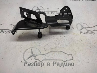 Кронштейн компрессора подвески MERCEDES-BENZ R-класс W251 (2005 - 2007) — Разборка Мерседес