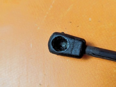 Амортизатор капота MERCEDES-BENZ GLC-класс X253 рестайлинг (2019 - 2025) &mdash; Разборка Мерседес