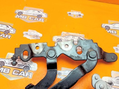 Петля капота MERCEDES-BENZ C-класс W204/S204/С204 рестайлинг (2011 - 2015) &mdash; Разборка Мерседес