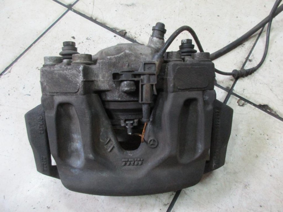 Суппорт передний правый MERCEDES-BENZ E-класс W212/S212/C207/A207 рестайлинг (2013 - 2016) фото 1 — Разборка Мерседес