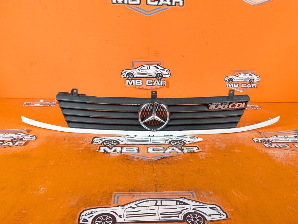 Решетка радиатора MERCEDES-BENZ Vito W638 (1996 - 2003) фото 1 &mdash; Разборка Мерседес