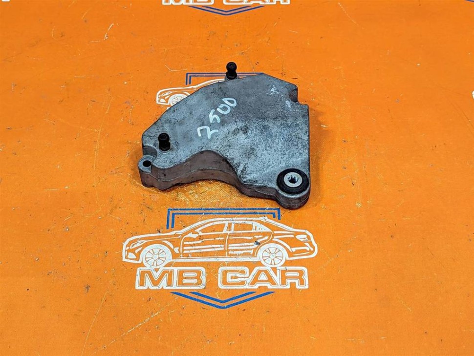 Опора двигателя MERCEDES-BENZ A-класс W176 (2012 - 2015) фото 1 — Разборка Мерседес