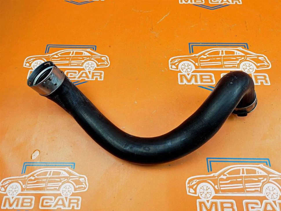 Патрубок интеркулера MERCEDES-BENZ C-класс W204/S204/С204 рестайлинг (2011 - 2015) фото 1 &mdash; Разборка Мерседес