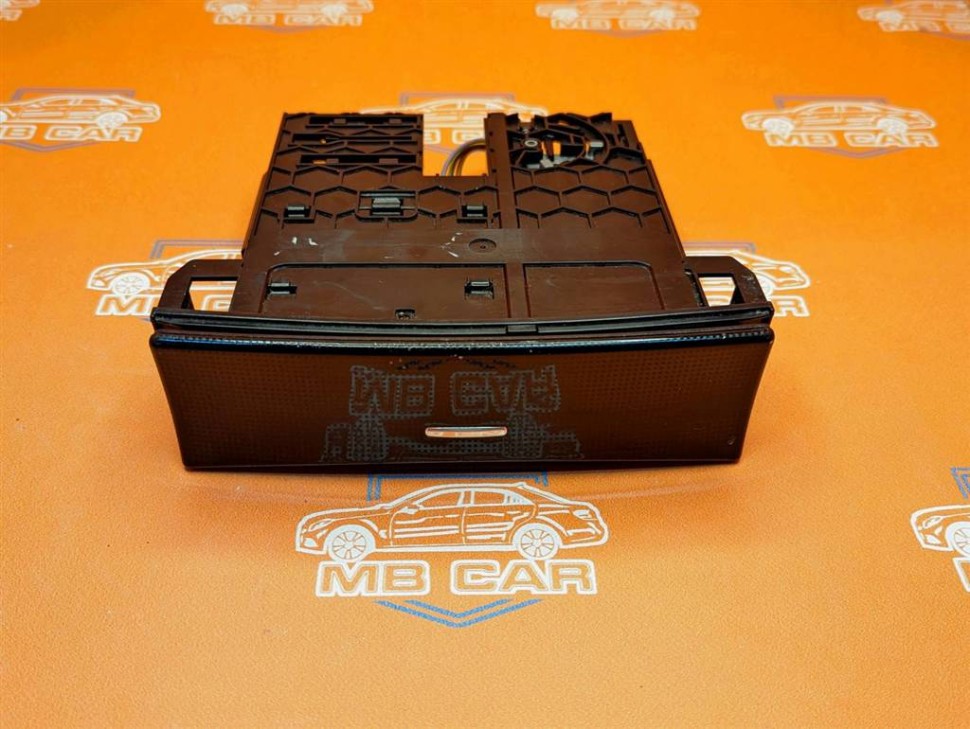 Пепельница MERCEDES-BENZ M-класс W164 рестайлинг (2008 - 2011) фото 1 — Разборка Мерседес