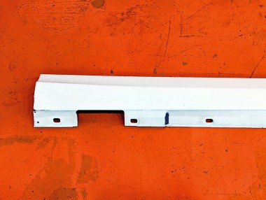 Порог пластиковый правый MERCEDES-BENZ C-класс W204/S204 (2006 - 2011) — Разборка Мерседес