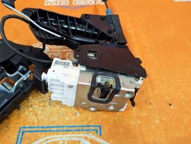 Замок двери задней левой MERCEDES-BENZ M-класс W164 рестайлинг (2008 - 2011) — Разборка Мерседес